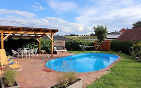 Ferienhaus zum Glück, mit Pool und Kamin